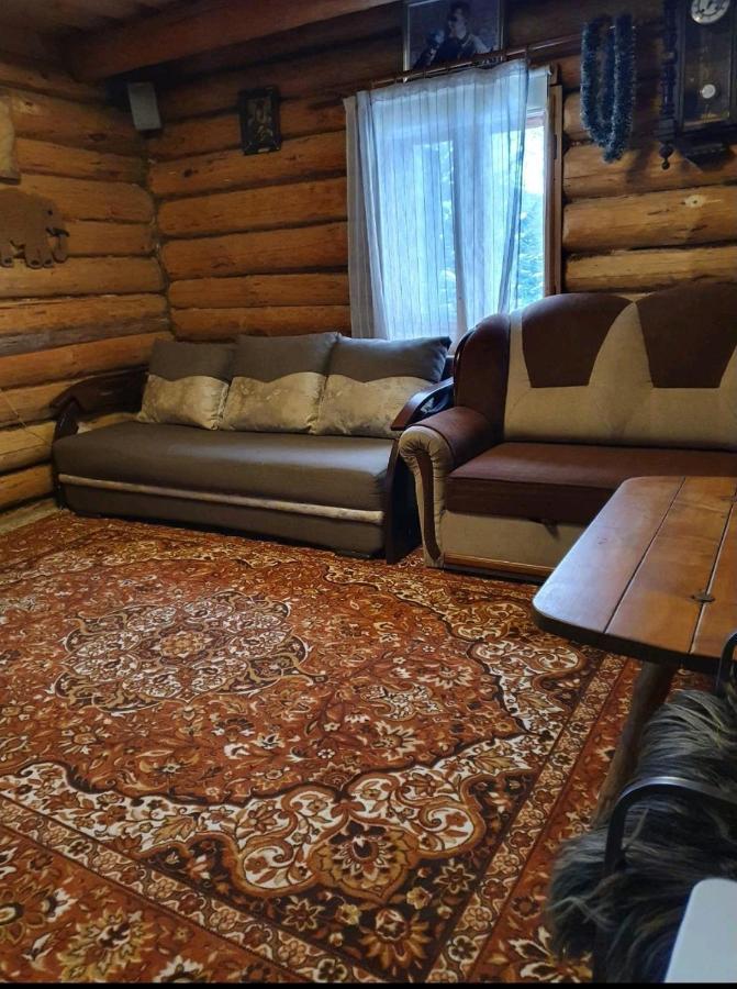 Хатина Біля Потока Villa ลุมชอเร ภายนอก รูปภาพ